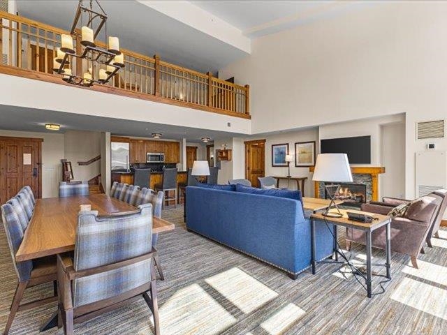 7412 Mountain Road, Unit 425 #522 Stowe, VT 05672 - Photo 8 of 54