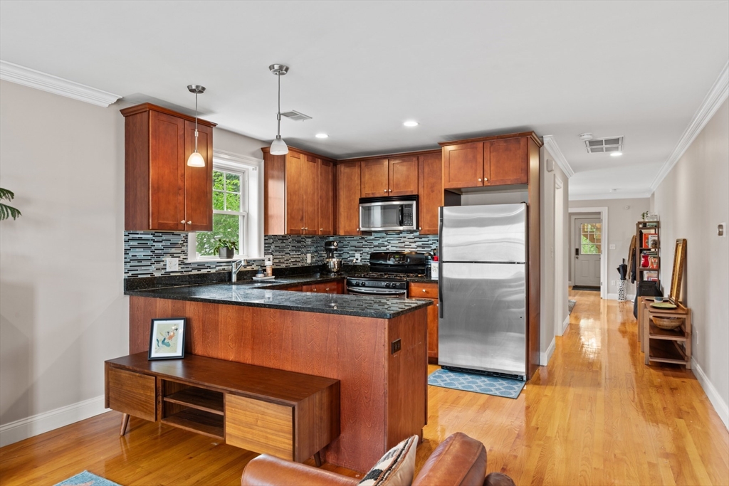 7 Fox Street, Unit 1 Boston, MA 02122 - Photo 4 of 24