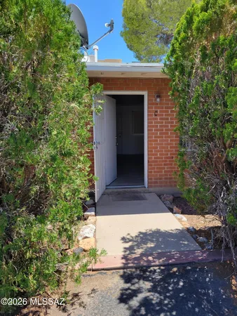 $900 | 1733 East Hedrick Drive, Unit C, Tucson, AZ 85719