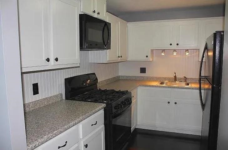 136 Mammoth Road, Unit 26 Hooksett, NH 03106 - Photo 2 of 8