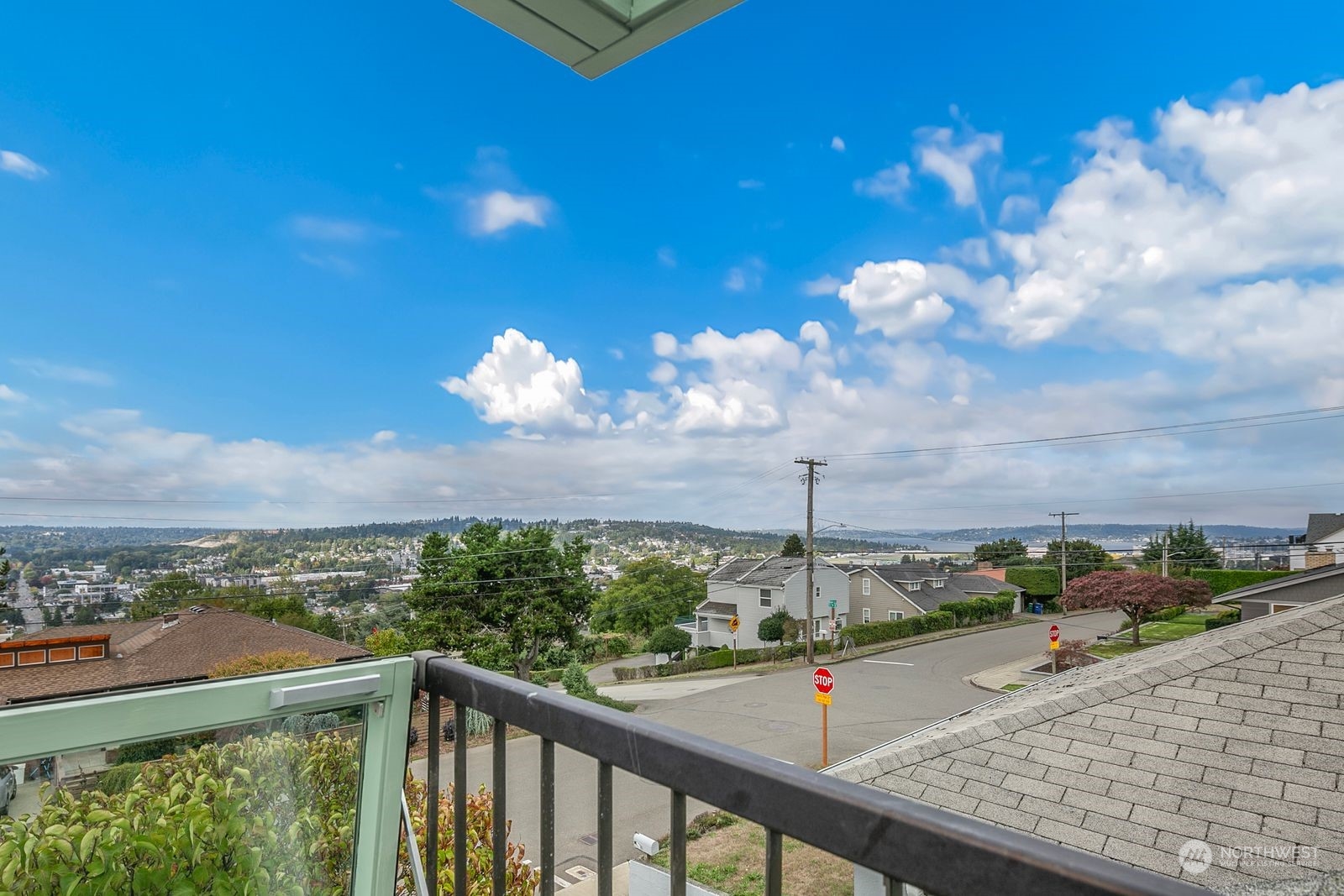 706 Renton Avenue South Renton, WA 98057 - Photo 25 of 38 a view of a city street from a balcony