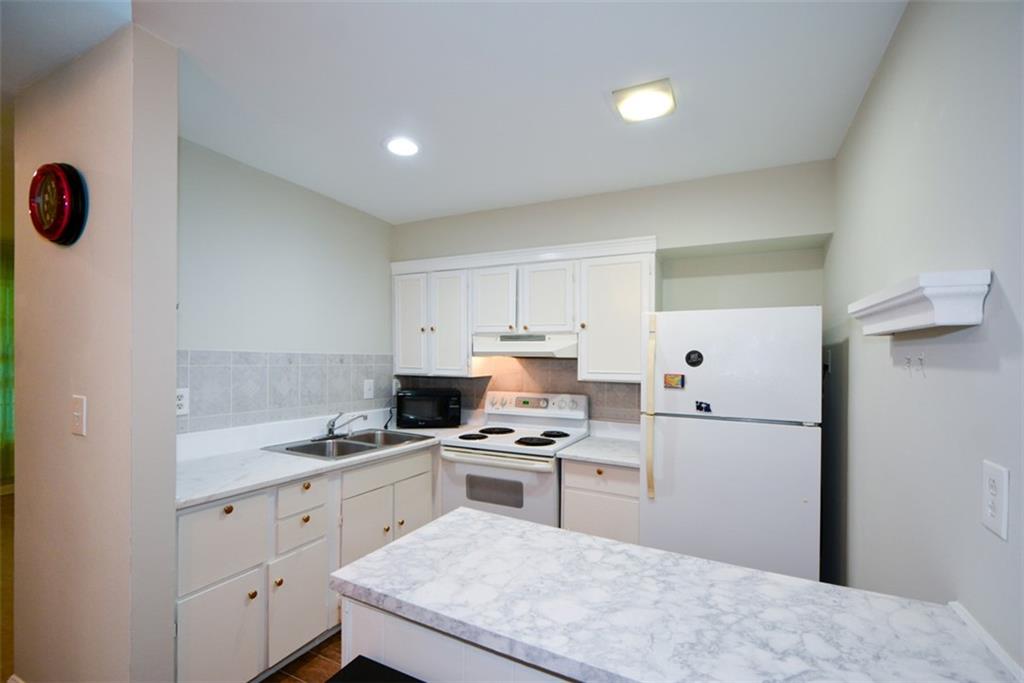 3113 Colonial Way, Unit M Atlanta, GA 30341 - Photo 16 of 42