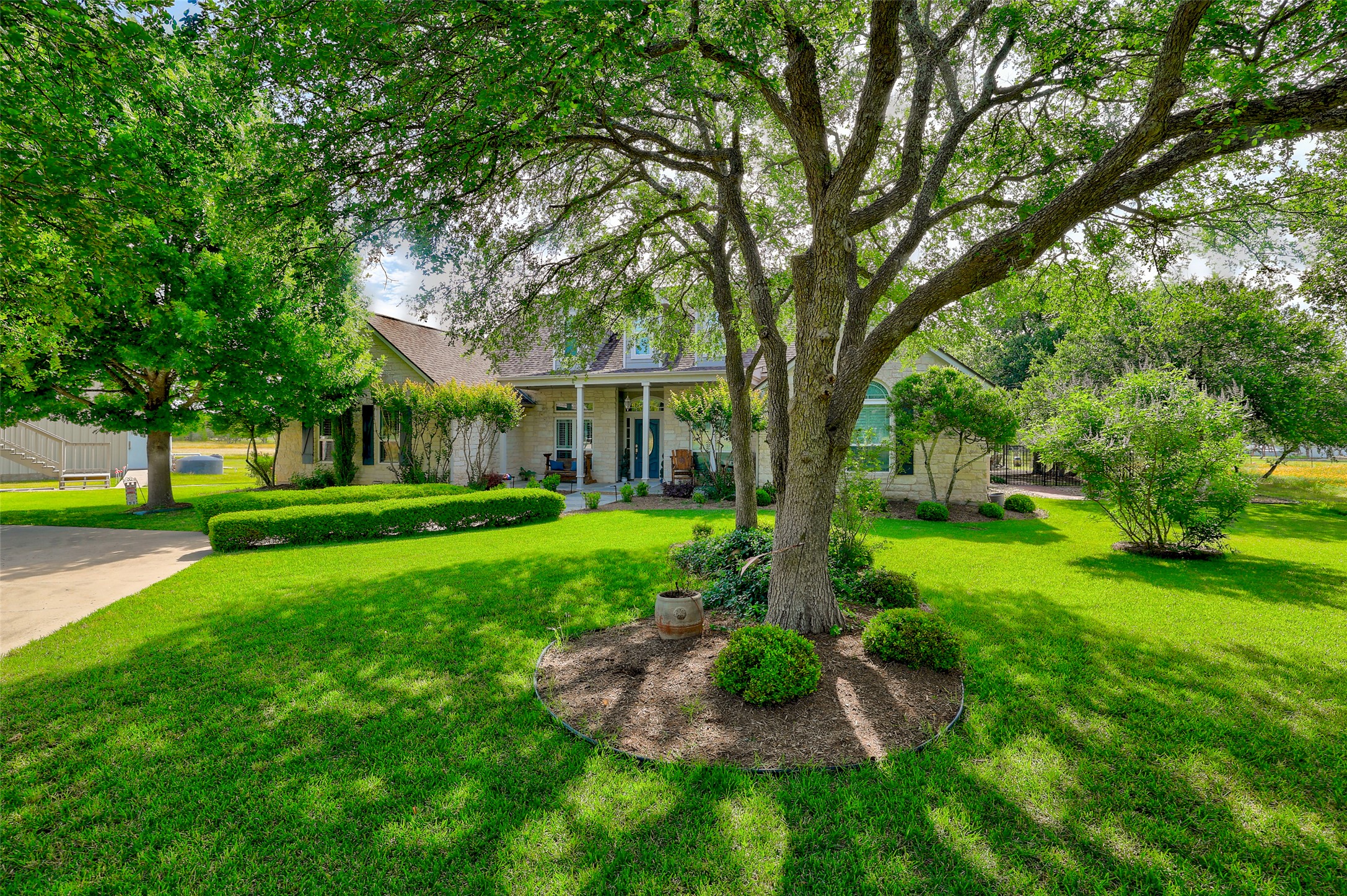 1950 County Road 245 Georgetown, TX 78633 - Photo 4 of 39