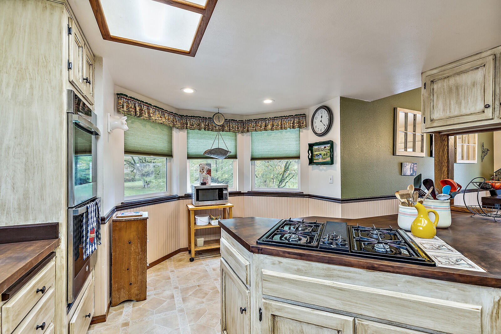 5990 New Hope Road Grants Pass, OR 97527 - Photo 9 of 58 46_NHR_46_mls