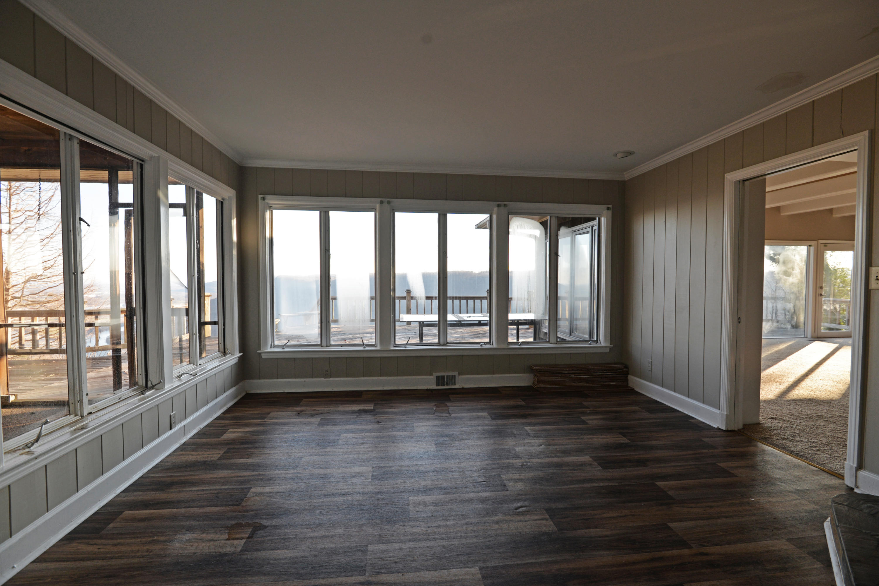 104 Riverpoint Road Signal Mountain, TN 37377 - Photo 17 of 46 Sunroom view 1