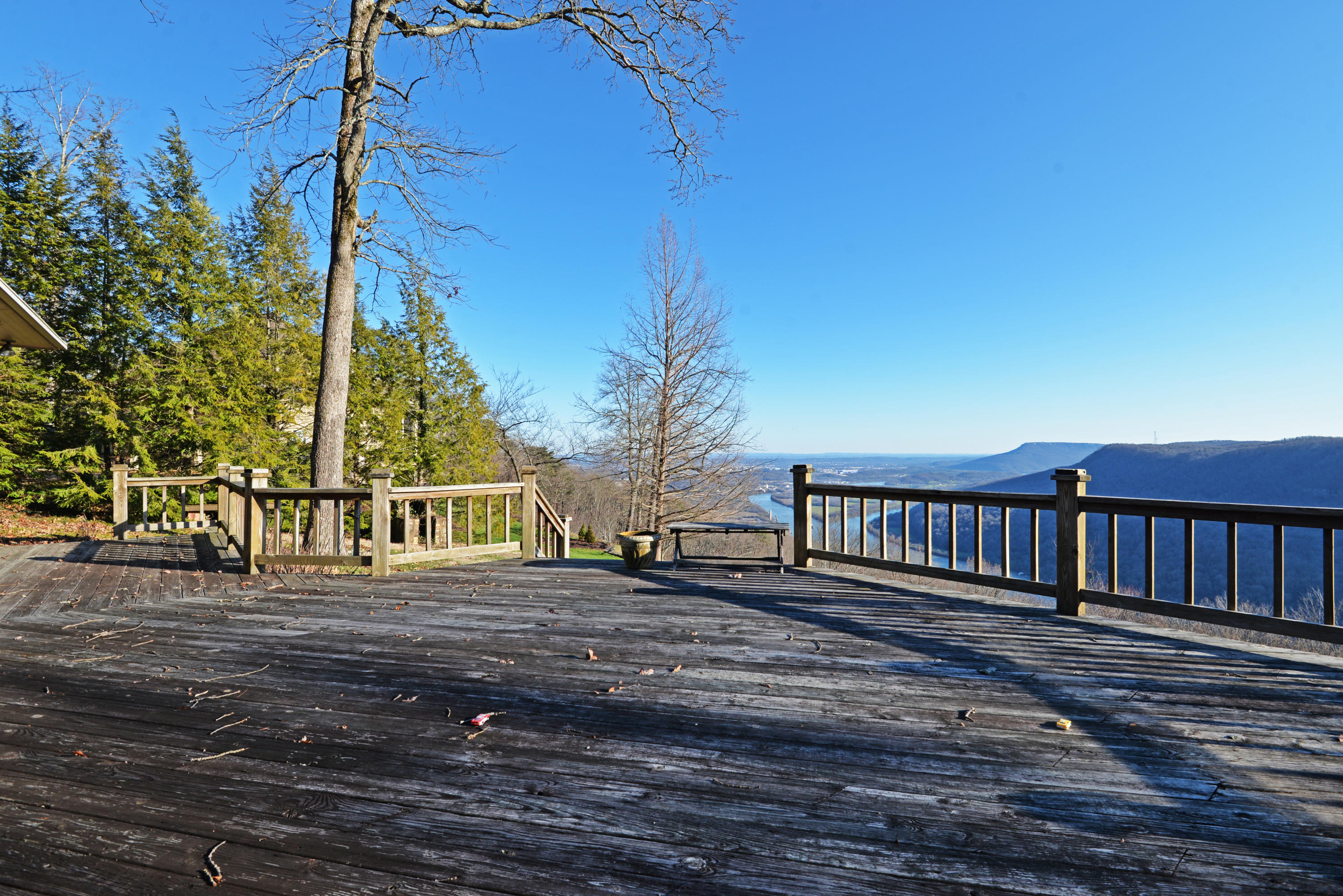 104 Riverpoint Road Signal Mountain, TN 37377 - Photo 40 of 46 Deck view 3