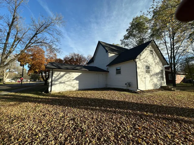 $89,000 | 106 North Park Street, Hendricks, MN 56136