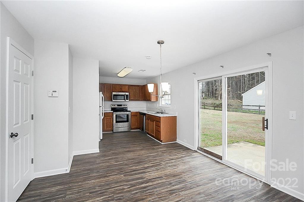 6429 Sunman Road Charlotte, NC 28216 - Photo 8 of 31 Gallery Image 8