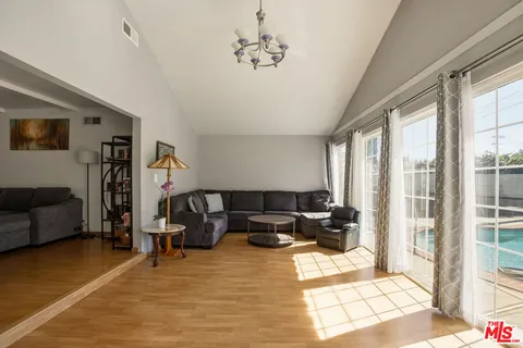 $899,000 | 14552 Runnymede Street, Van Nuys, CA 91405