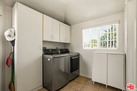 $899,000 | 14552 Runnymede Street, Van Nuys, CA 91405