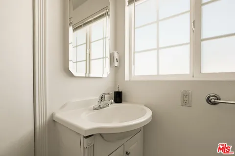 $899,000 | 14552 Runnymede Street, Van Nuys, CA 91405