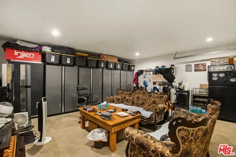 $899,000 | 14552 Runnymede Street, Van Nuys, CA 91405