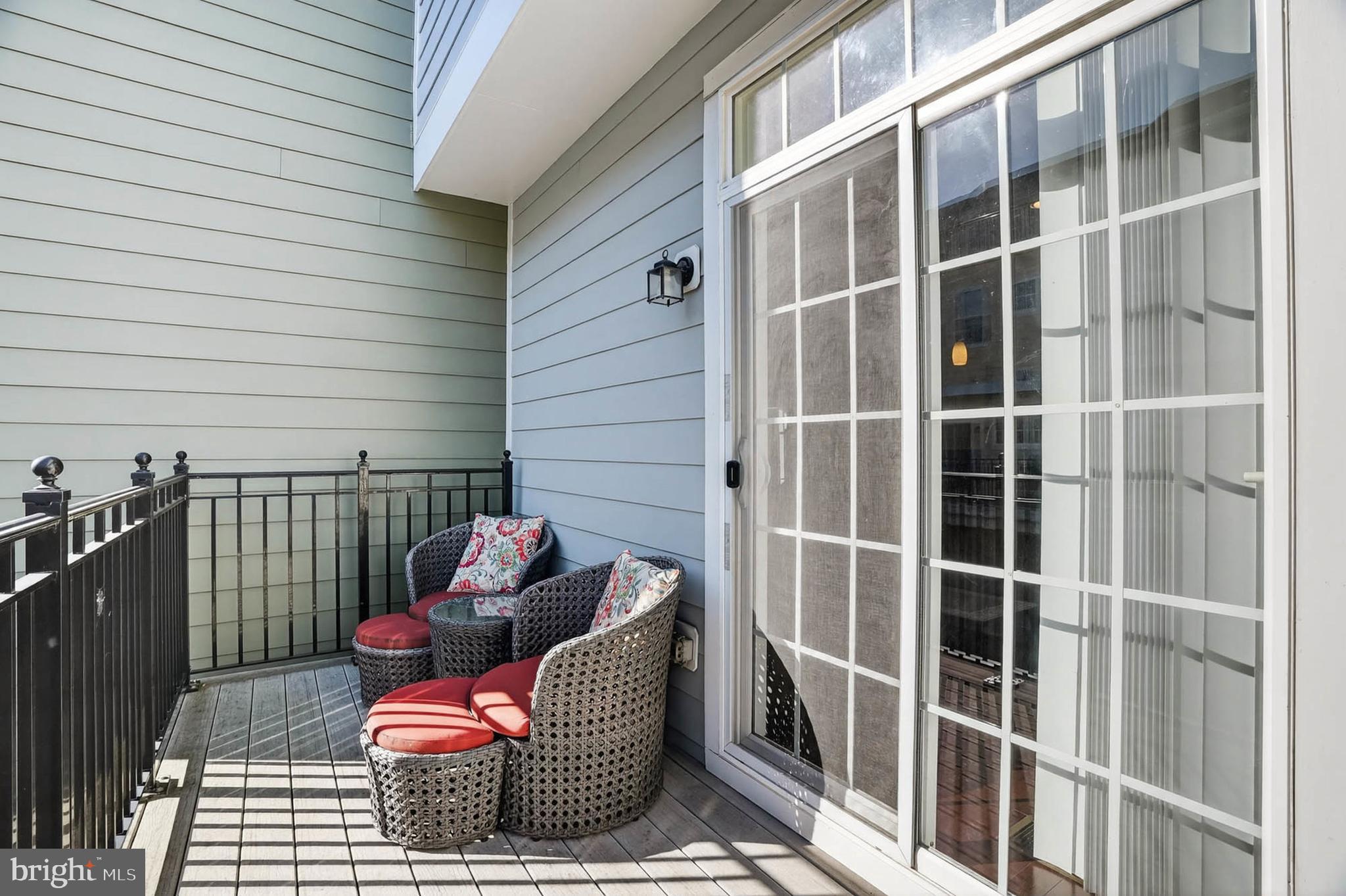 6022 Maple Hill Road Ellicott City, MD 21043 - Photo 11 of 56 Ample room for seating