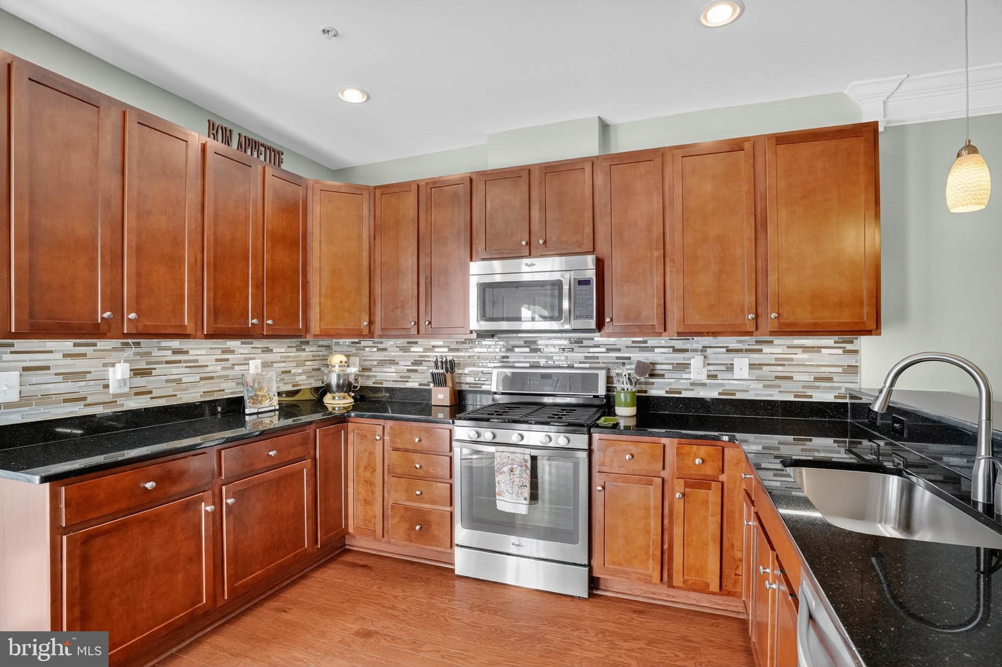 6022 Maple Hill Road Ellicott City, MD 21043 - Photo 8 of 56 Expansive kitchen