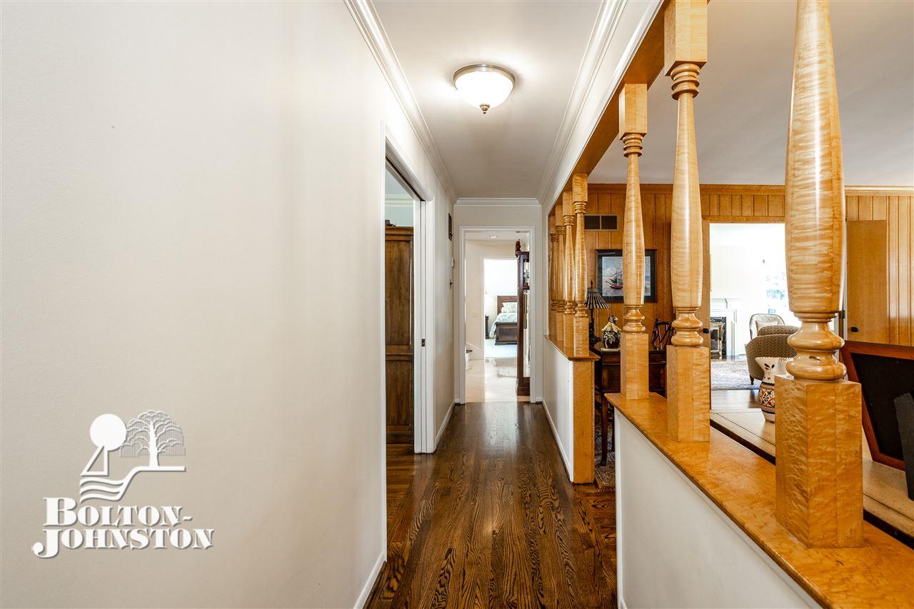 53 Stonehurst Road Grosse Pointe, MI 48236 - Photo 14 of 71 31374249-13.JPG
