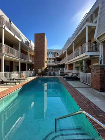 $1,065,000 | 2306 Palos Verdes Drive West, Unit 302, Palos Verdes Estates, CA 90274