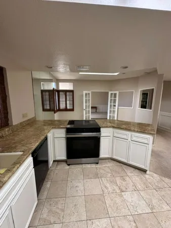 $1,065,000 | 2306 Palos Verdes Drive West, Unit 302, Palos Verdes Estates, CA 90274