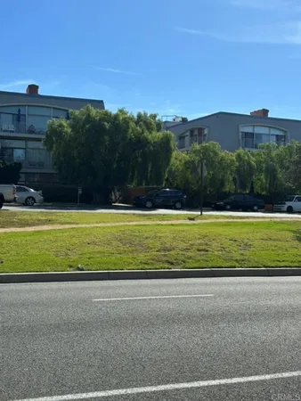 $1,065,000 | 2306 Palos Verdes Drive West, Unit 302, Palos Verdes Estates, CA 90274