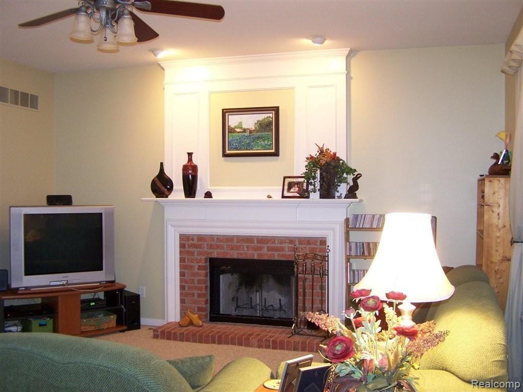 49250 Rockefeller Drive Canton, MI 48188 - Photo 7 of 18 Comfy FR w/ FP