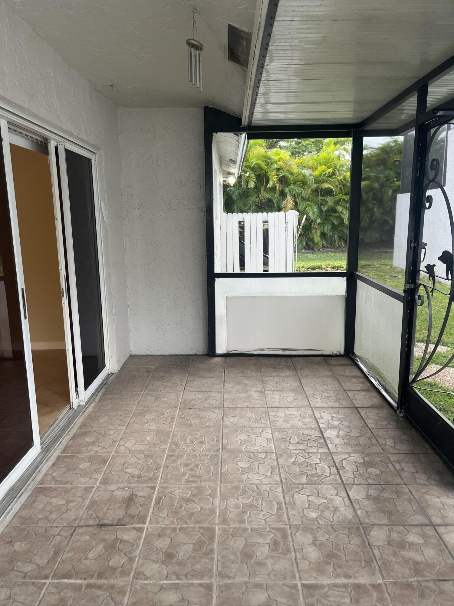 7420 Champagne Place Boca Raton, FL 33433 - Photo 15 of 32 a view of a bathtub in a room