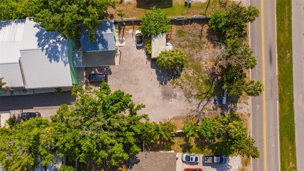 826 West Shell Point Road Ruskin, FL 33570 - Photo 8 of 32