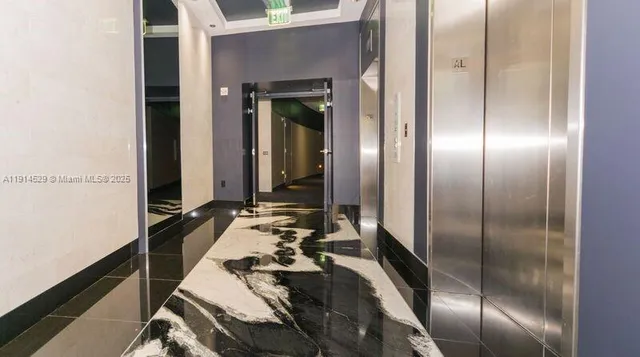 $1,800,000 | 901 Brickell Key Boulevard, Unit 906, Miami, FL 33131