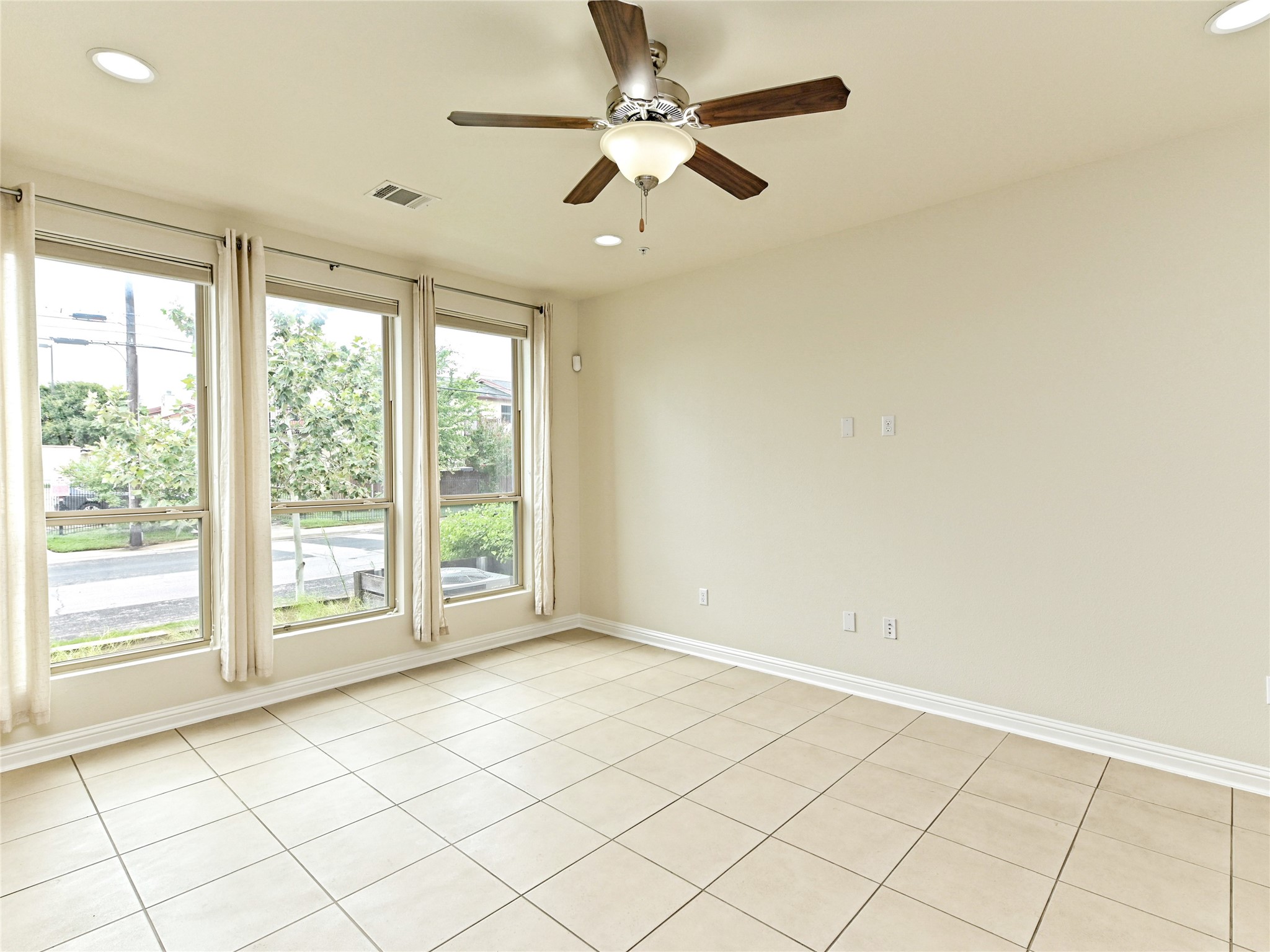 6814 East Riverside Drive, Unit 63 Austin, TX 78741 - Photo 3 of 24 Gallery Image 3