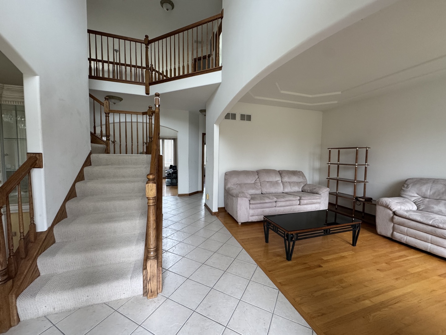 1008 Willow Road Matteson, IL 60443 - Photo 9 of 19 a living room with furniture