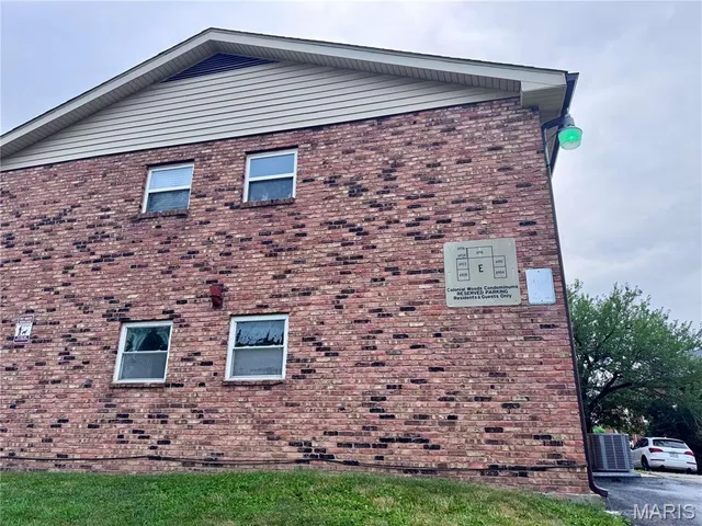$82,000 | 6904 Colonial Woods Drive, Unit 100, St. Louis, MO 63129