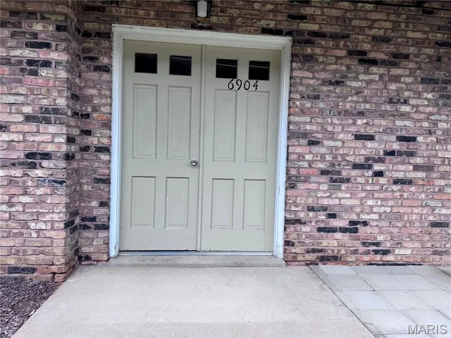 $82,000 | 6904 Colonial Woods Drive, Unit 100, St. Louis, MO 63129