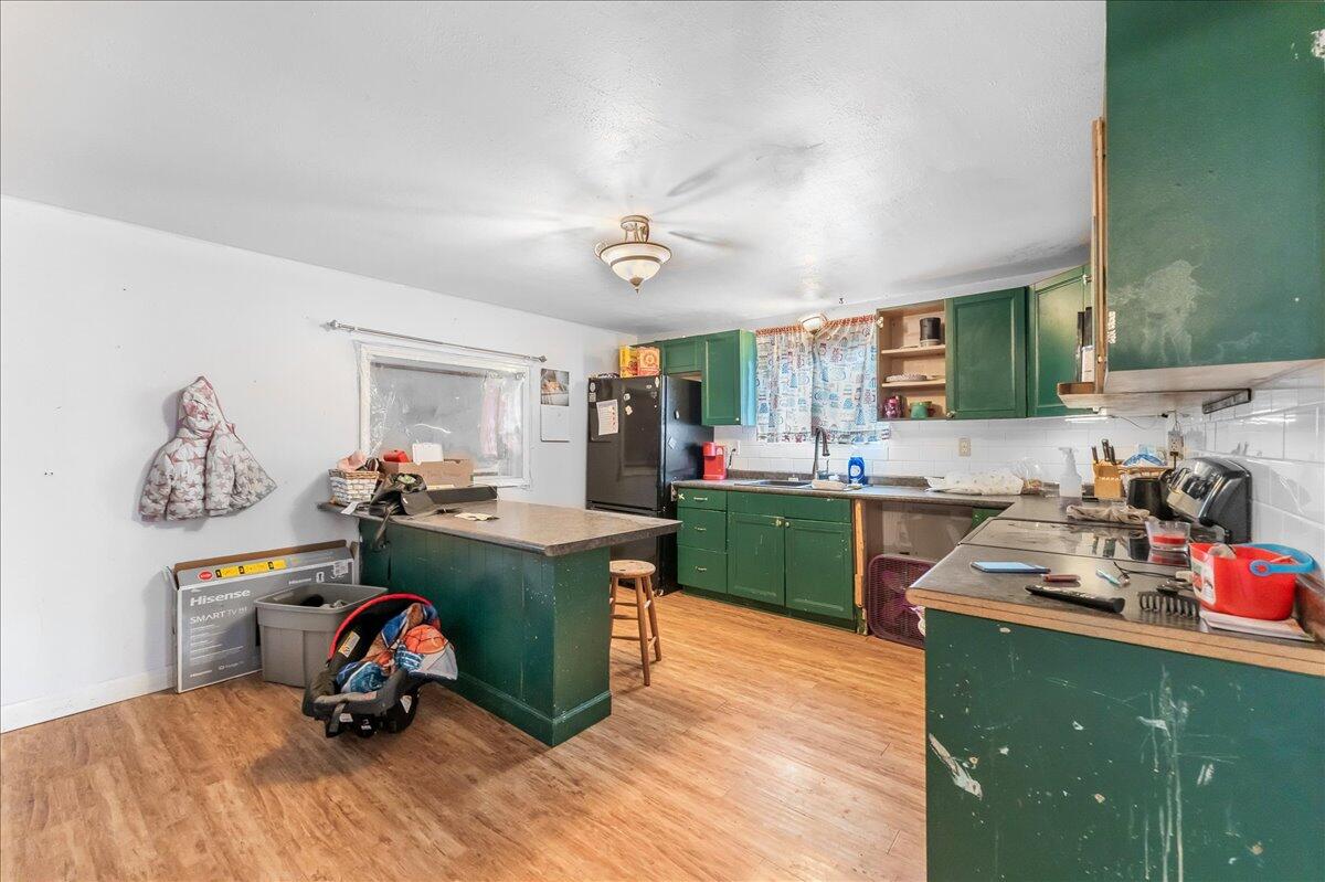 1124 Division Street Algoma, WI 54201 - Photo 11 of 37 18-23division
