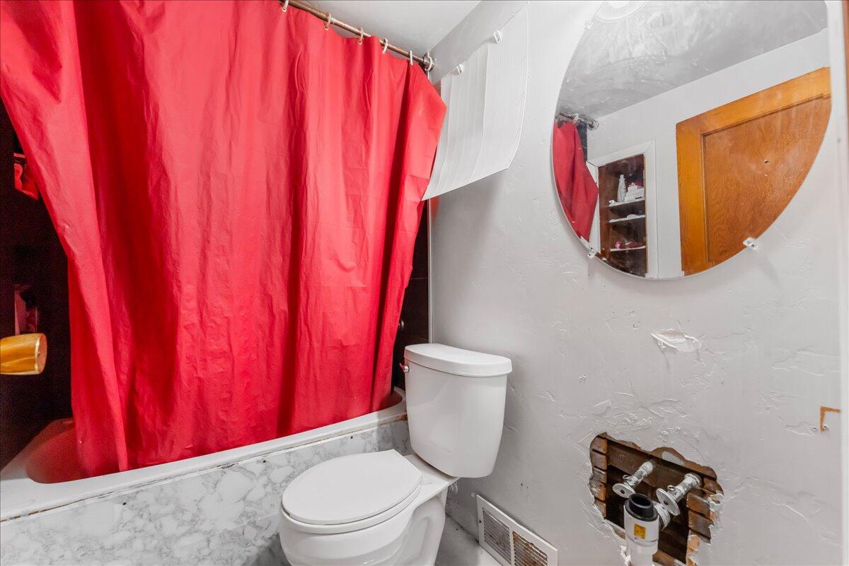 1124 Division Street Algoma, WI 54201 - Photo 20 of 37 32-7division