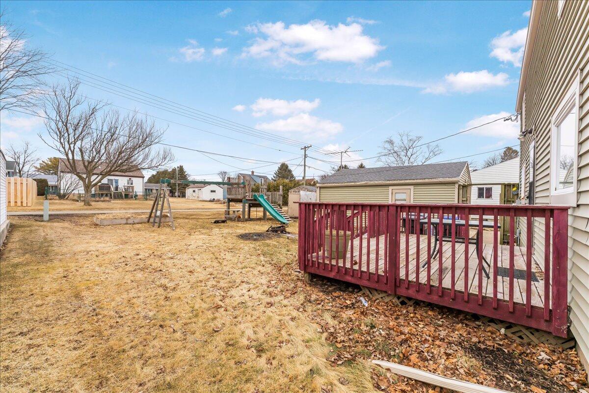 1124 Division Street Algoma, WI 54201 - Photo 28 of 37 13-28division