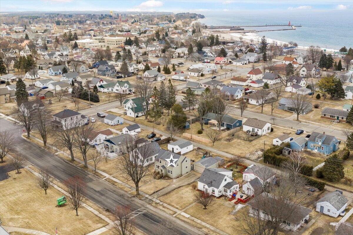 1124 Division Street Algoma, WI 54201 - Photo 32 of 37 10-40division