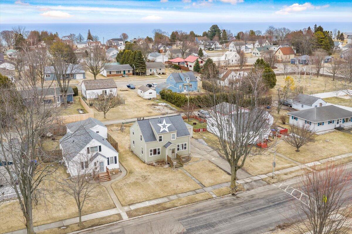 1124 Division Street Algoma, WI 54201 - Photo 33 of 37 08-38division