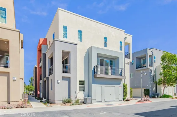 $1,174,800 | 179 Cadence, Irvine, CA 92618