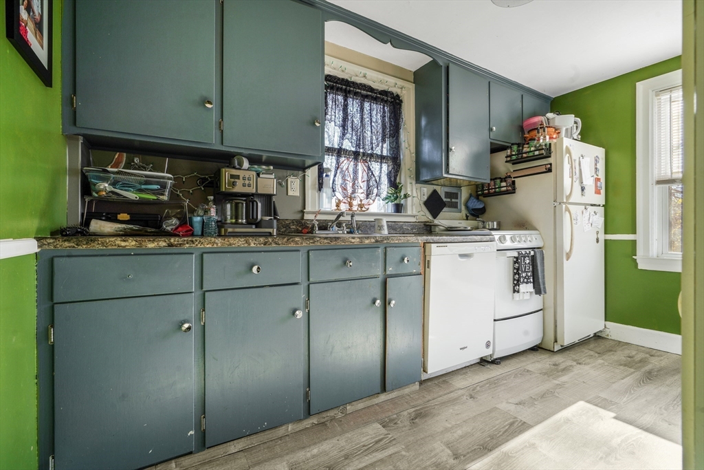 85 Forbes Street Riverside, RI 02915 - Photo 8 of 35 Gallery Image 8