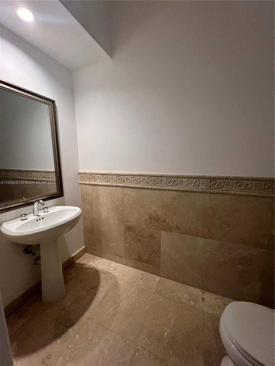 808 Brickell Key Drive, Unit 404 Miami, FL 33131 - Photo 18 of 29