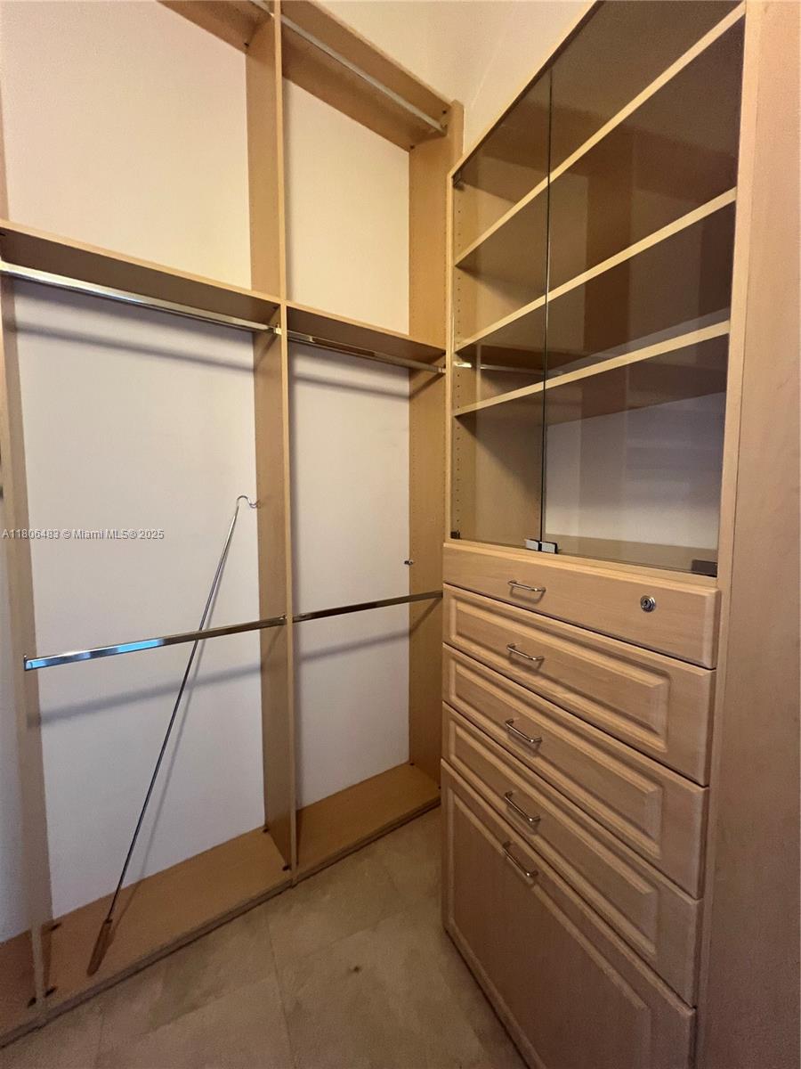 808 Brickell Key Drive, Unit 404 Miami, FL 33131 - Photo 19 of 29