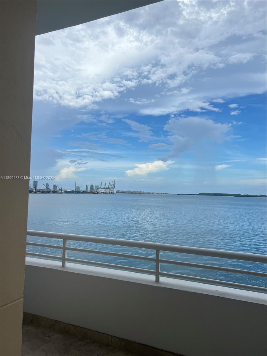 808 Brickell Key Drive, Unit 404 Miami, FL 33131 - Photo 3 of 29