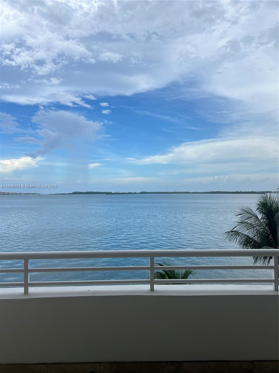 808 Brickell Key Drive, Unit 404 Miami, FL 33131 - Photo 4 of 29