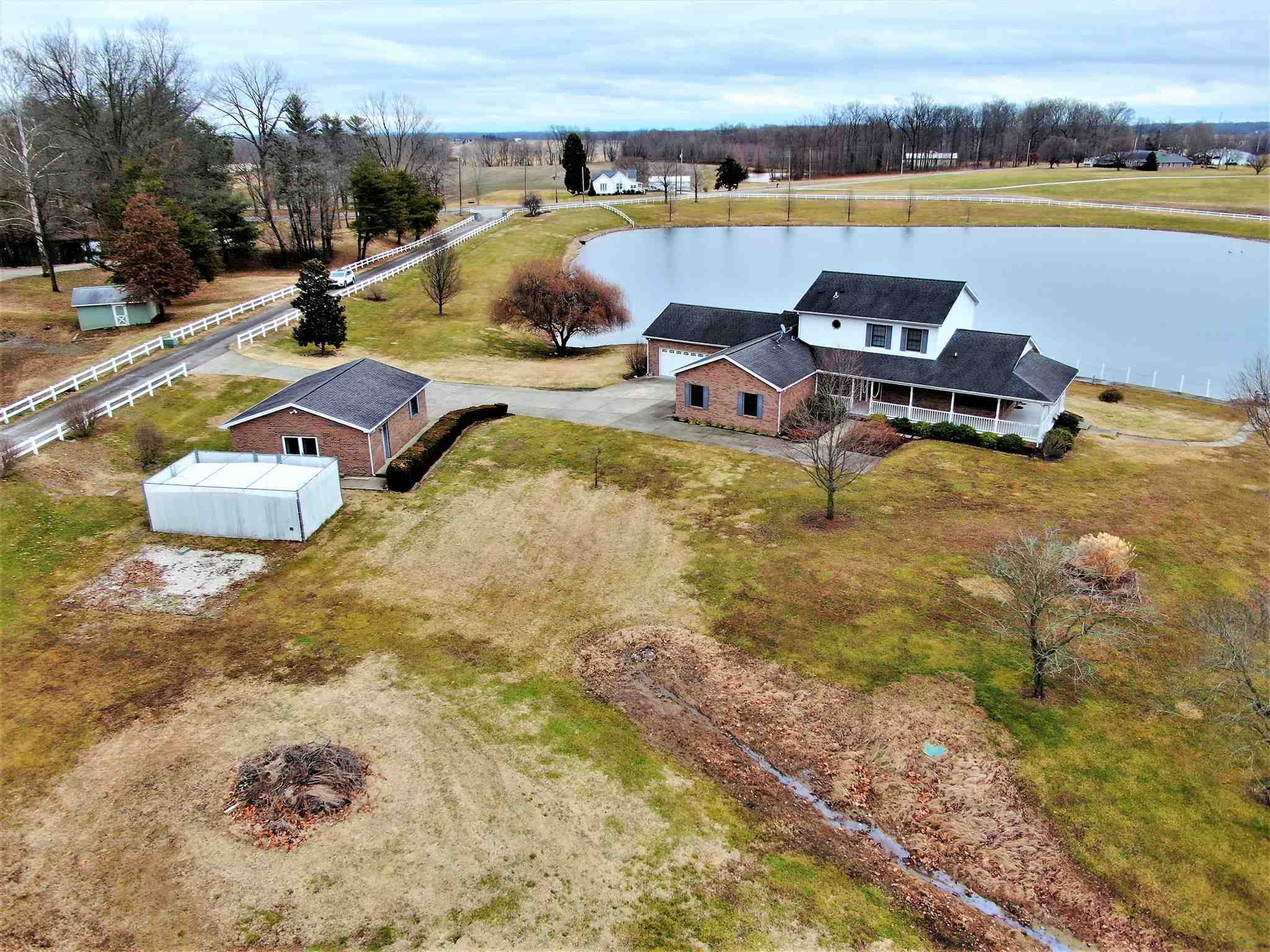 759 South Rockport Road Boonville, IN 47601 - Photo 4 of 36 Gallery Image 4