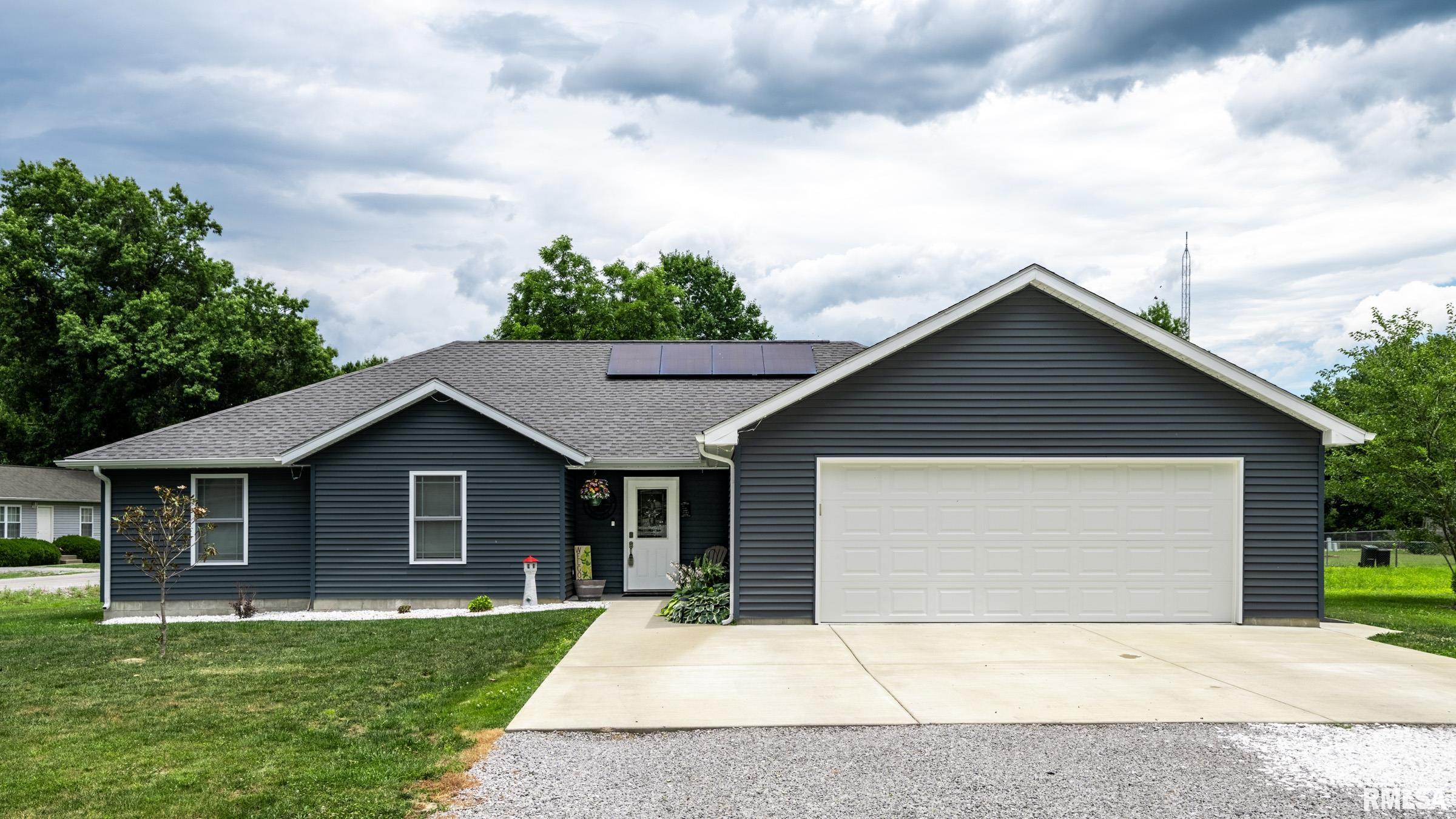 3124 Weaver Road Herrin, IL 62948 - Photo 1 of 27
