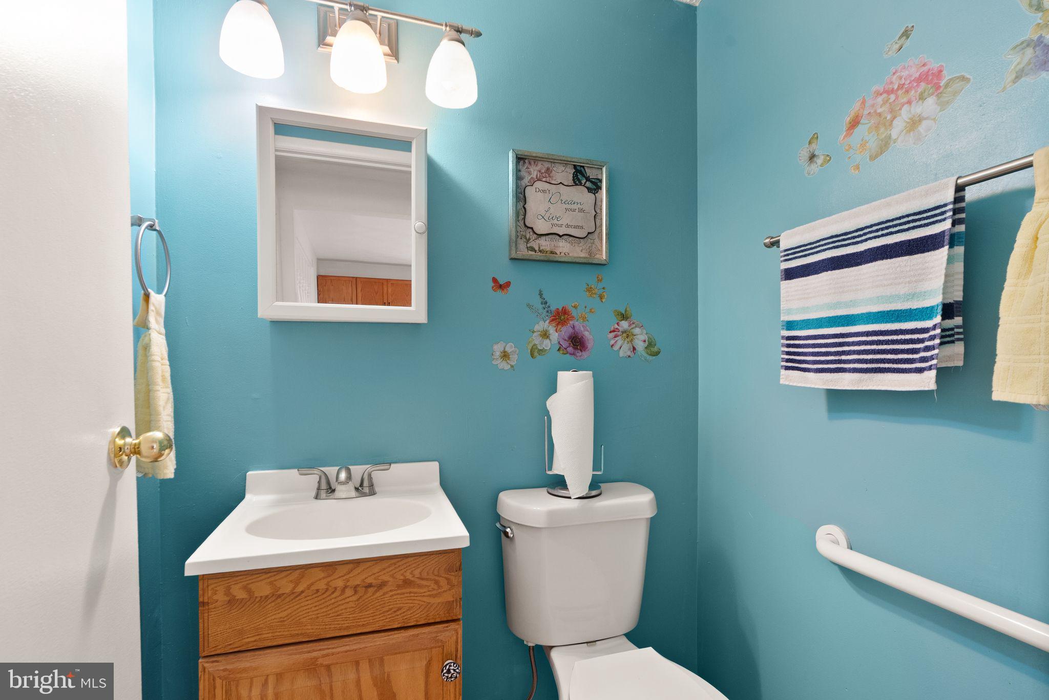 8196 Oakglen Road Manassas, VA 20110 - Photo 33 of 53 Half Bath