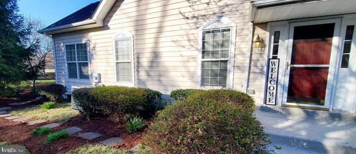 20153 Valhalla Square Ashburn, VA 20147 - Photo 21 of 26 a house with a outdoor space