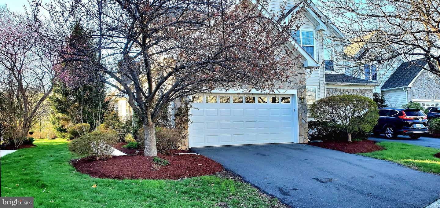 20153 Valhalla Square Ashburn, VA 20147 - Photo 26 of 26 a sign board with a yard