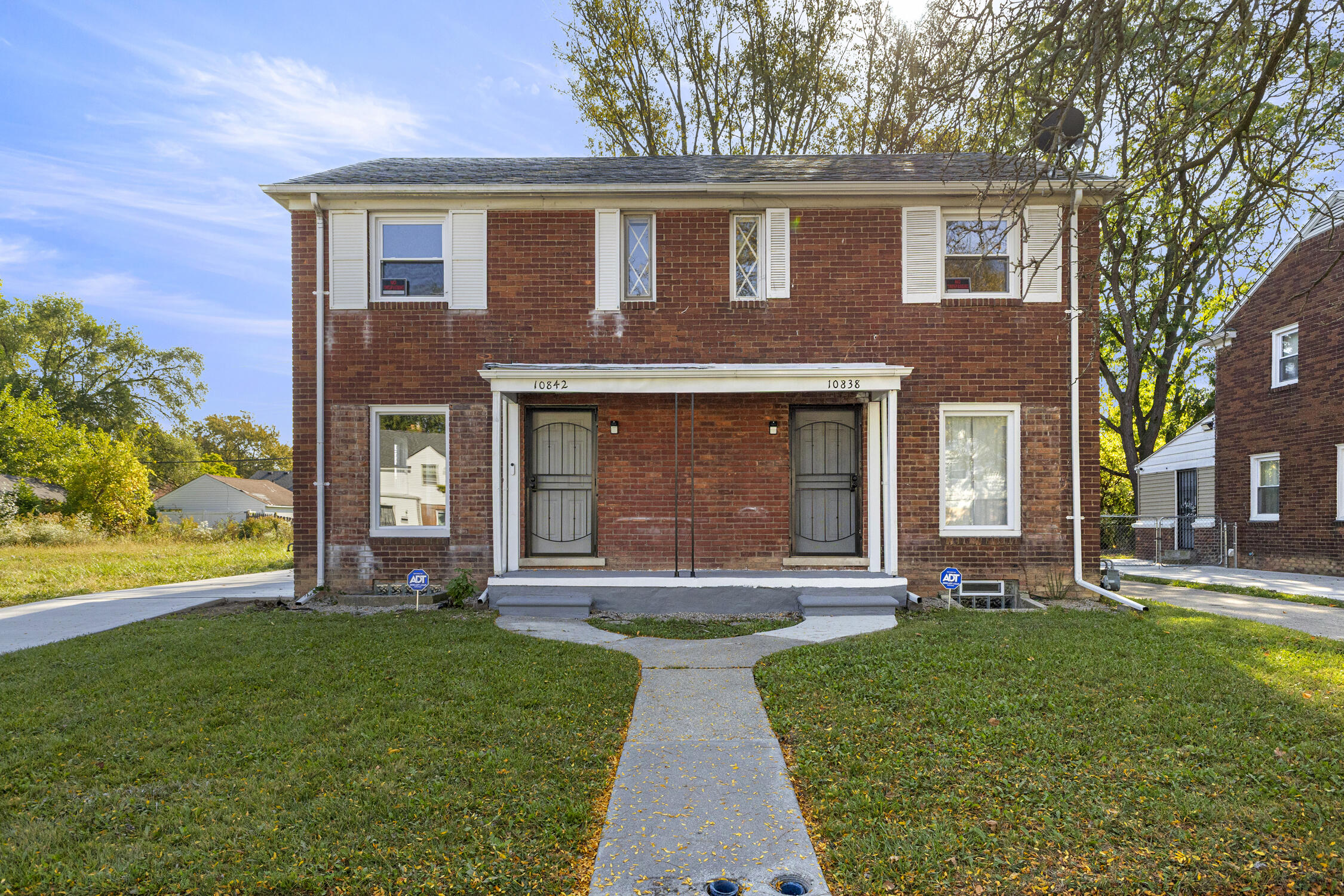 Welcome to 10842-38 Nottingham Rd!