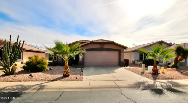 $2,000 | 1373 East Cherry Hills Drive, Chandler, AZ 85249
