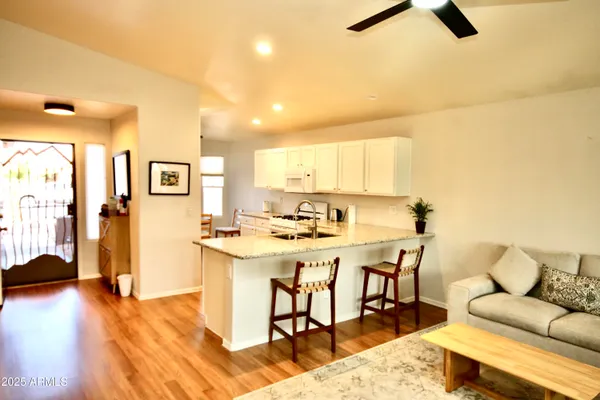 $2,000 | 1373 East Cherry Hills Drive, Chandler, AZ 85249