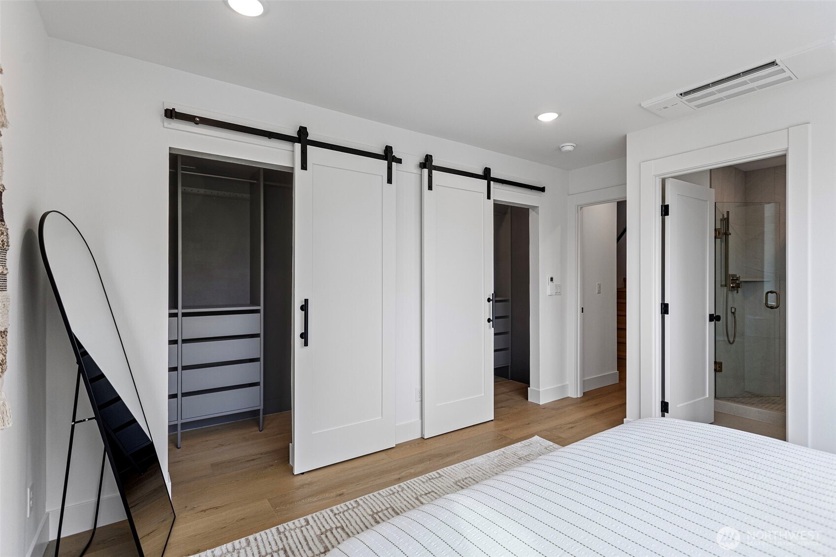6318 41st Avenue Southwest, Unit F Seattle, WA 98136 - Photo 23 of 28 Gallery Image 23